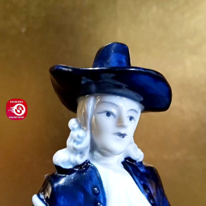 VINTAGE VICTORIAN GENTLEMAN PORCELAIN FIGURINE • JAPAN SURPLUS HOME DECOR