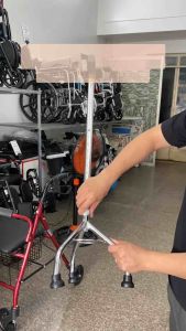 Gậy 3 Chân Dành Cho Người Già Lucass B926 - Chất Liệu Thép Mạ Crom Chắc Chắn Có Thể Tăng Giảm Chiều Cao