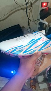 Sepatu bola Specs speedblazee gold/Sepatu bola Specs speedblazee 2025