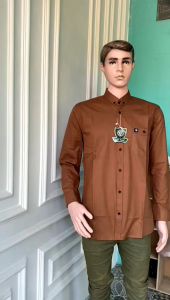 MOCCA KEMEJA POLOS PRIA LENGAN PANJANG KEMEJA FORMAL PRIA BAHAN CIGARET WARNA MILO / MOCCA