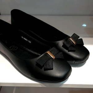 Flat Shoes Wanita / Sepatu Kerja by Bata