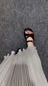 Sandal Platform Wanita Kekinian Terbaru Dengan Bantalan busa yang empuk - Sandal Flat 2025