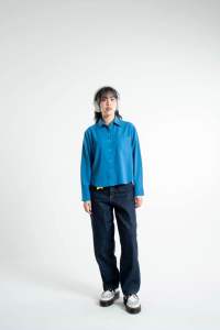 Darin Adeline เสื้อเชิ้ตโอเวอร์ สีน้ำเงิน - เสื้อผ้าพร้อมส่ง (Classic Blue)
