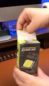 Mini COB Keychain Lampu Senter Saku Portable Led Light dengan Pembuka Botol dan Sorotan Dasar Magnet untuk Berkemah