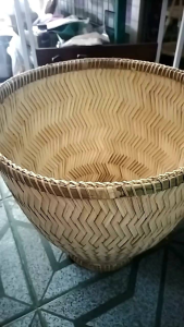 หวดนึ่งข้าวสำหรับการแสดงใส่หม้อเบอร์ 28แบบถักก้นและกระชับด้วยเส้นพลาสติก