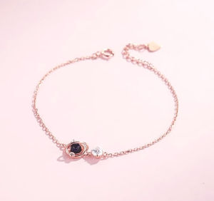 ฝันโรแมนติกสร้อยข้อมือดาวเคราะห์สีฟ้าเคลือบจักรวาลดาวสร้อยข้อมือผู้หญิงคนรักของขวัญ