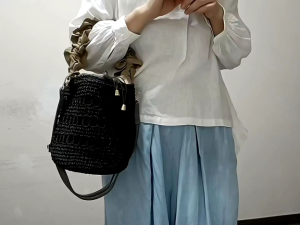 DaVee | Handmade woven bucket bag beige black straw bag