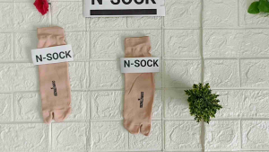 PROMO KHUSUS: 1 Lusin Koas Kaki Jari Jempol Warna Cream Bahan Nilon Nylon