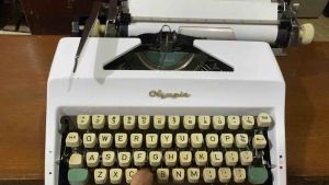 Typewriter different unit availability | With 5 Brandnew ribbon Unit Of Typewriters Best Typewriter - Lazada