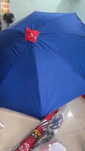 Dù lớn màu xanh( tông xanh đậm nhạt theo đợt vải) rộng 2m4 cao 2m5 chưa có đế