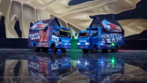 promo mainan anak murah miniatur truk new Wahyu abadi putih dan biru terbaru realpict