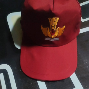 Topi Sekolah SD Merah Bordir & Belakang Karet