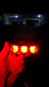 Lampu Tembak SQL 3 Mata Mini X-Case Putih Kuning Devil Merah Dan Devil Biru - Fooglamp SQL 3 Mata Mini X-Case Universal