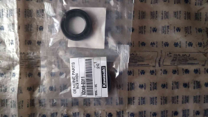 SEAL VELG BELAKANG KANAN NS200 SEAL SIL PELEK BELAKANG KANAN KAWASAKI PULSAR 200NS 92049-E011