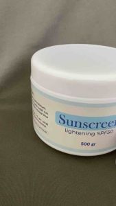 Sunscreen Lightening SPF 50 Uk 100 gr - 1 kg