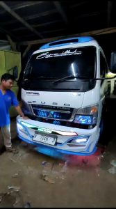 Bumper Truck Model M18: Mobil Mainan Edukatif & Tahan Lama Untuk Anak Usia 3-8 Tahun