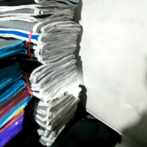 Tas Bronjong Motor/Tas Obrok/Tas Kurir/Tas Kandek/Tas Kanan Kiri/Tas.UKURAN STANDAR. Bahan permadani. Tebal Kuat & Tahan lama. Cocok Untuk Semua Sepeda Motor.