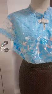 สีชมพู เสื้อลูกไม้ผ้าแก้ว แขนระบาย มีซับใน ผ้านิ่ม คอจีน รอบอก 42-44 นิ้ว สำหรับชนิด ส่งผ่านคอมพิวเตอร์