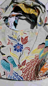 Tas Batik Premium Hobo Selempang Wanita Motif Random Isi Muat Banyak