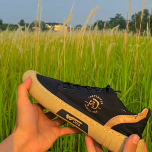 Sepatu Casual Import: Pilihan Terbaik untuk Sneaker Pria