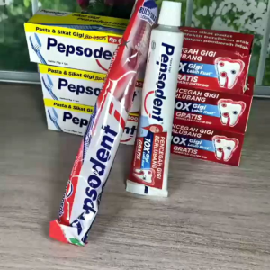 Pasta Gigi Pepsodent 75 Gram + Sikat Gigi