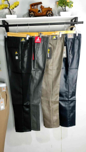 Celana Formal Metalik: Memahami & Memilih Celana Glossy untuk Acara Formal