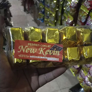 Permen Coklat New Kevin 1 Pak isi 10 / Permen Coklat Piramid