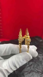 กำไลข้อมือ [ 006 ] กำไลข้อมือทองชุบ กำไลข้อมือทองลงยา ทองปลอม ทองไมครอน ทองโคลนนิ่ง  ปรับขนาดตามข้อมือได้ มี 5 ลาย พร้อมส่ง!!