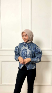 Blouse Batik Wanita: Desain Elegan & Cocok untuk Acara Formal