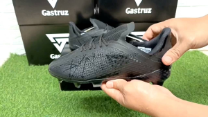 Sepatu bola Gaztruz Speed Full Black Dewasa & Junior