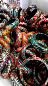 gelang kayu batik - gelang kayu Jogja - sovenir Jogja - gelang tradisional