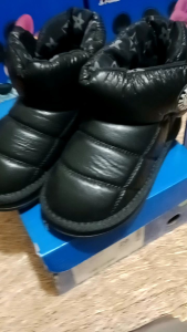 DISNEY BOOTS SIZE 29 BRAND NEW SUPER COMFY 💯 ACTUAL PHOTOS. HIGH QUALITY.