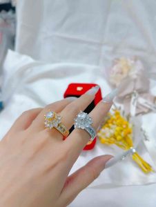 Nhẫn nữ hoa trùm viền baguet nhỏ gắn đá siêu sáng Kami trang sức sỉ NX145