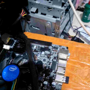 Motherboard PC motherboard Varro 1 set plus intel prosesor Core i3 3.40 GHz normal siap rakit