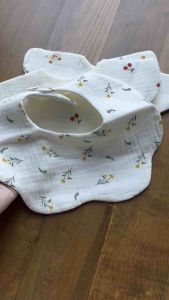 Bisou Baby ผ้ากันเปื้อนเด็ก ใช้ซับน้ำลายได้ดี ทรงคอบัว Cotton100% เนื้อผ้านุ่ม ไม่ระคายเคือง