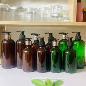 Chai nhựa rỗng 500ml/300ml Vòi Nhấn Đen Nắp Bạc Cao CấpVòi Nhấn Đen Nắp Đen-Đựng Dầu GộiSữa Tắm.Chai Nhựa Màu Nâu/Xanh