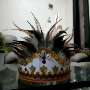 Mahkota Bulu Dayak & Papua: Kualitas Mahkota Kerajinan