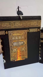Celengan Souvenir Tabung Kaabah Sedang Medium Berkunci Penyimpanan Tabung Duit Syiling Kertas Souvenir Gift Umrah Haji/ Tabung Duit Kayu Doorgift