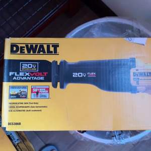 Dewalt 20-Volt MAX Lithium Ion Cordless Brushless Reciprocating Saw with FLEXVOLT ADVANTAGE (Tool Only)