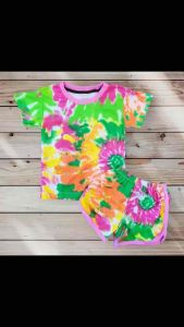 ชุดเด็ก มัดย้อมแขนสั้นขาเว้า (ผ้าไมโคร) สมาชิกสีล้อ ใส่เด็กหญิงและเด็กชาย สม่ำเสมอที่สุดท้าย