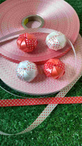 เหรียญโปรยทาน ตัวเปล่า ลูกบอลทูโทนลายจุด สีสันสดใส