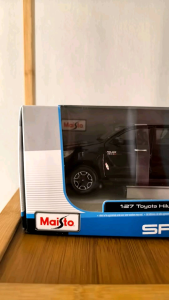 Toyota Hilux Die-Cast Toy Car Collection Vehicle 1/27 Scale Collectibles Vehicle Model Diecast Alloy Car