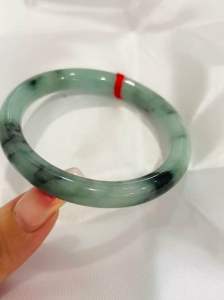 Vòng ngọc cẩm thạch A thiên nhiên bản đũa bản hẹ vuông