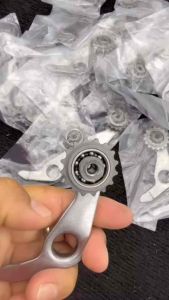 ขากดโซ่แต่ง125iปลาวาฬ-msxขากดโซ่แต่งเฟืองเหล็กแบบมีลูกปืนลื่นๆใส่125iปี2012ถึงปี2022ราคาต่อ1ชิ้น