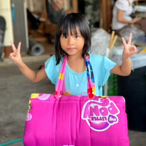 ที่นอนเด็กอนุบาล มีหมอนในตัว แบบผูกเชือก ขนาด 110*85 ซม