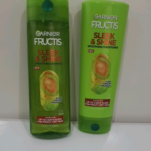 Garnier Fructis Sleek & Shine Shampoo/ Conditioner for Frizzy Dry hair 370 ml.