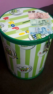 ถังออมสินเงินล้าน กว้าง 38-49cm การใช้งานสูงครับ 100กก สามารถทำงานได้รับนน และล็อกูญแจได้ค่ะ