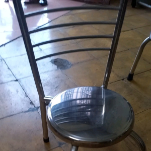 Ghế lnox hàn chết cao 30cm. có lưng dựa hàng dày