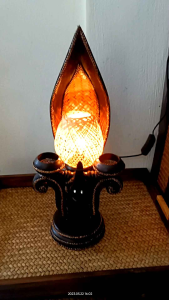 โคมไฟช้างกาบกล้วย งานแกะสลักจากไม่ฉำฉา