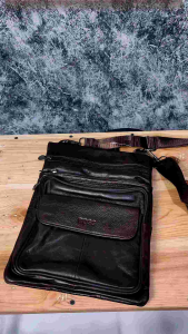 Tas Selempang Kulit 604/606 B055